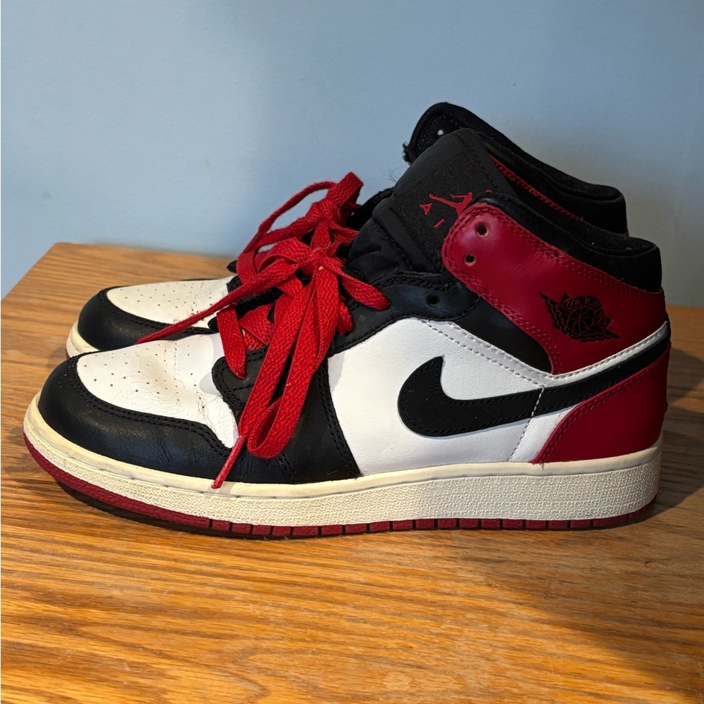 Jordan 1 Old Loves